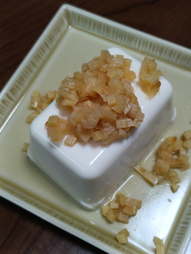 豆腐にのせたサクサク味付け極しょうが