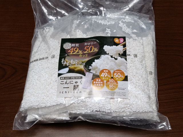 乾燥こんにゃく米「こんにゃく一膳」のパッケージ